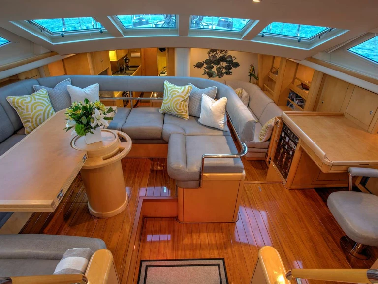 Luxury Yacht rental in Caribbean - Oyster Marine DAMA DE NOCHE