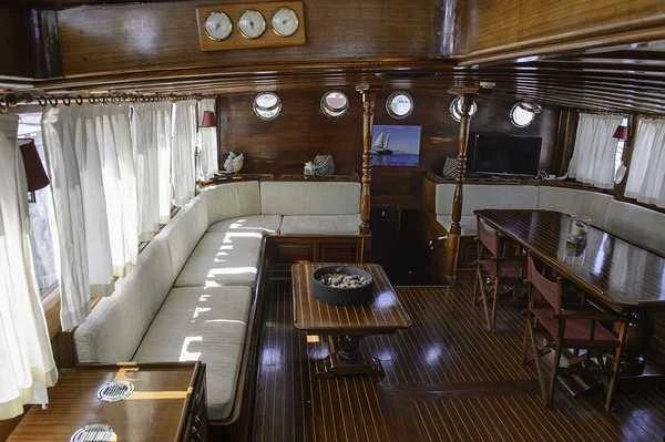 Rent a Custom TERSANE IV Naples
