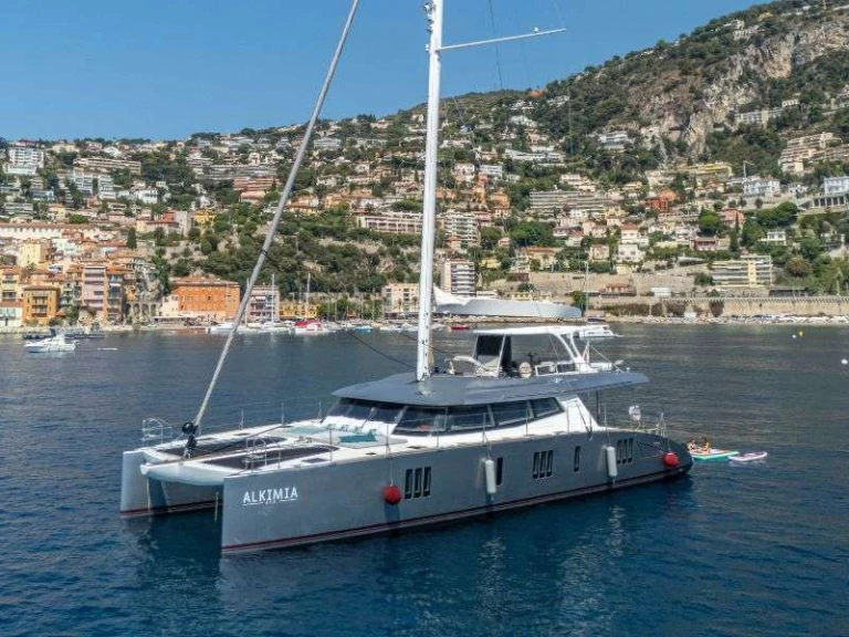 Luxury Yacht rental with or without captain Sunreef French Riviera