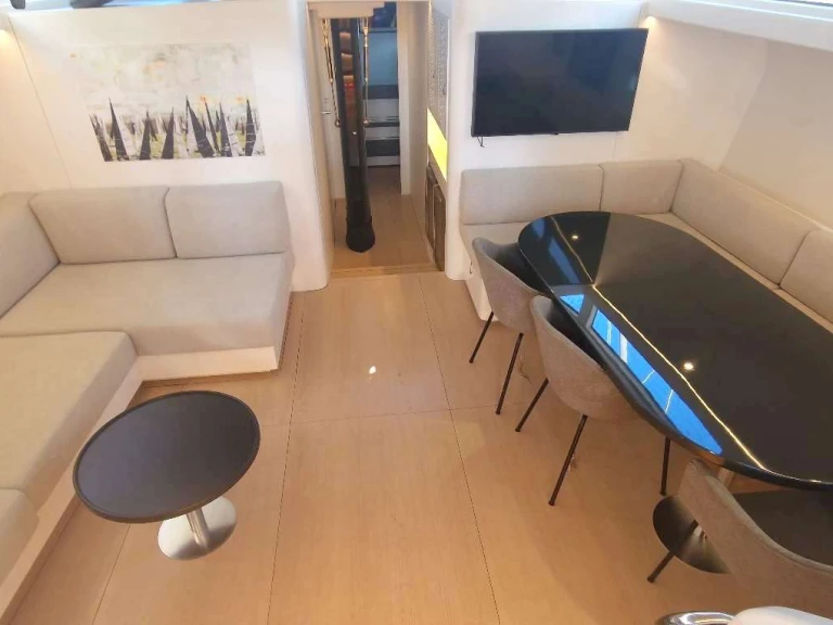 Luxury Yacht for rent Naples at the best price