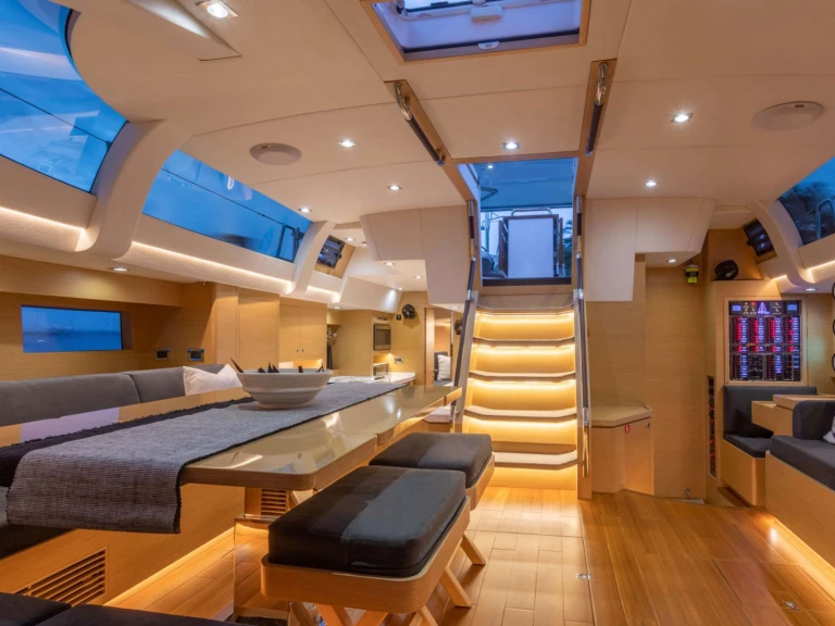 Yacht charter New England cheap Vanishing Point