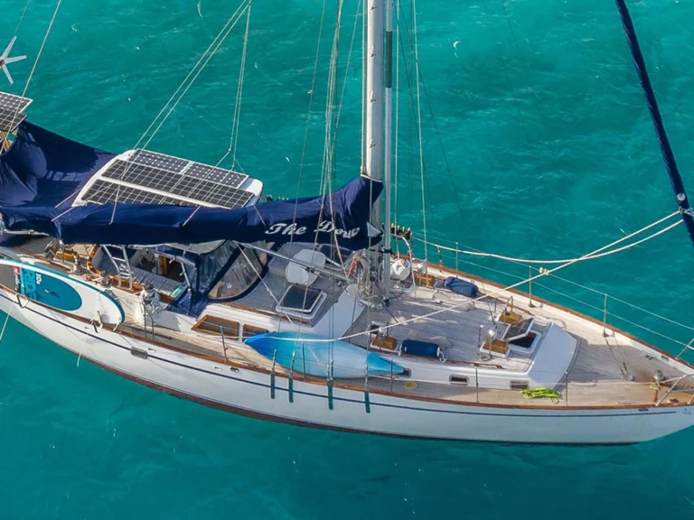 Bareboat Rental Luxury Yacht W.I. Crealock with a boat licence