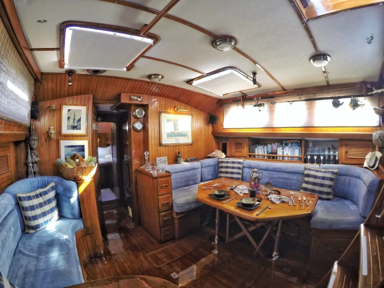 Luxury Yacht for rent Antigua at the best price