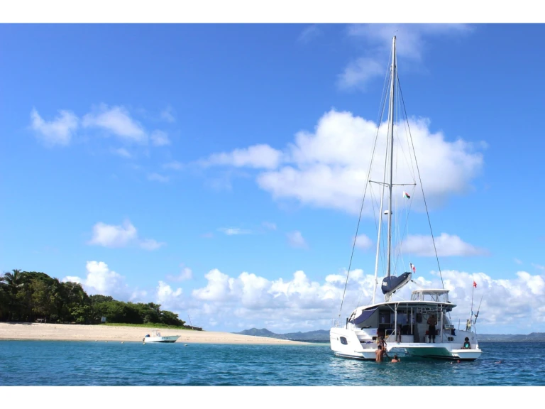 Catamaran rental in Madirokely - Leopard Leopard 44
