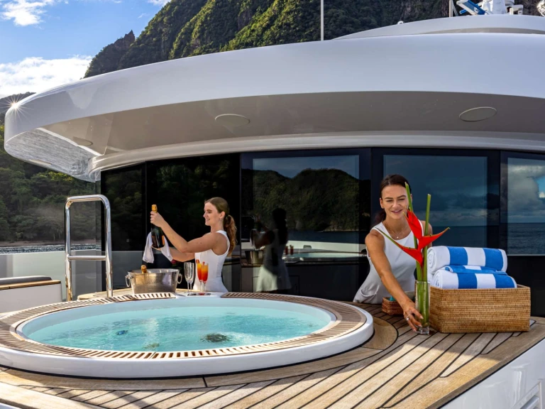 Hakvoort TOP FIVE II charter bareboat or captained in  Bahamas