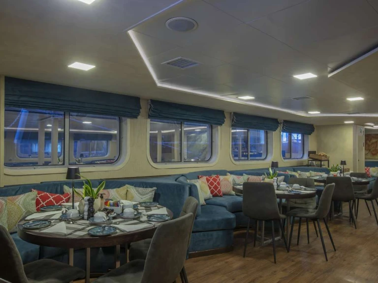 Luxury Yacht rental in Naples - Custom Harmony V