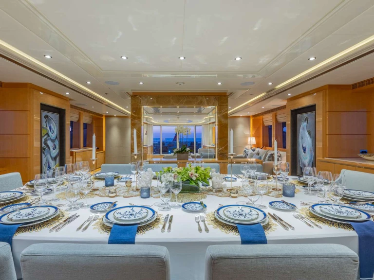 Luxury Yacht rental with or without captain Heesen Bahamas