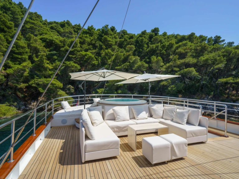 Custom MAIA in Skradin on SamBoat