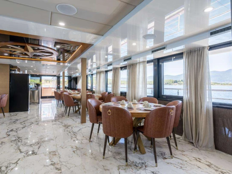 Luxury Yacht for rent Split at the best price