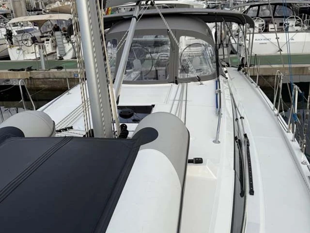 Bavaria Bavaria C42 in Golfo Aranci on SamBoat