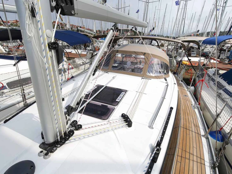 Sailboat for rent Pula at the best price