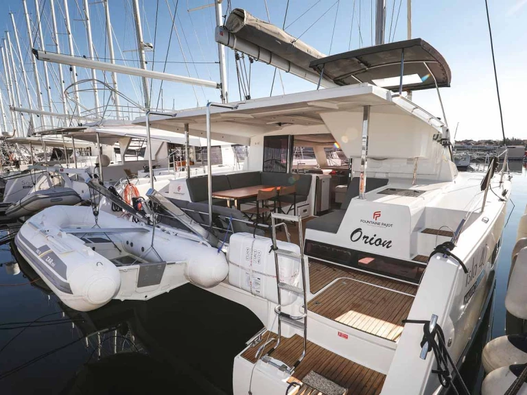 Rent a Fountaine Pajot Isla 40 Lefkáda