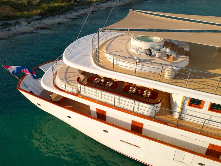 Custom Bellezza in Split on SamBoat