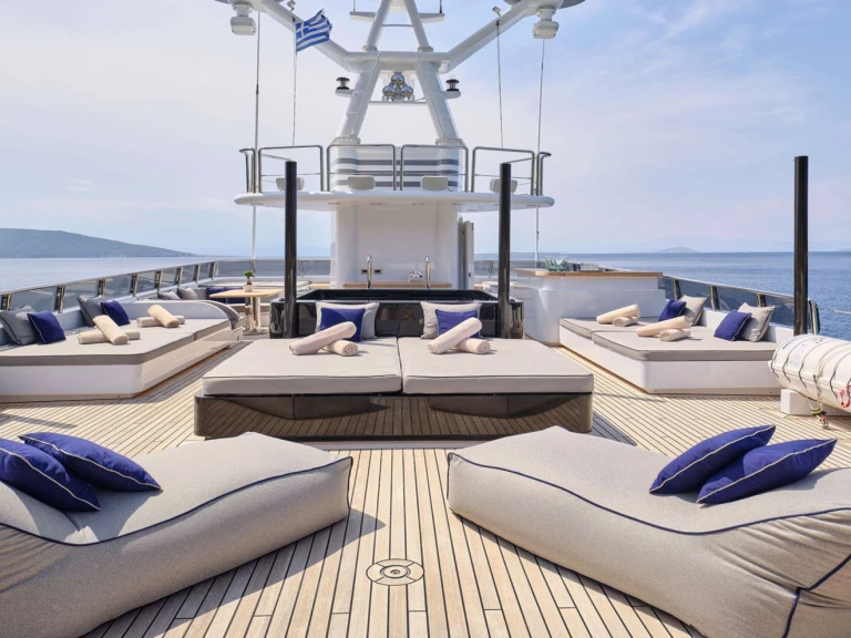 Yacht charter Athens cheap INVADER