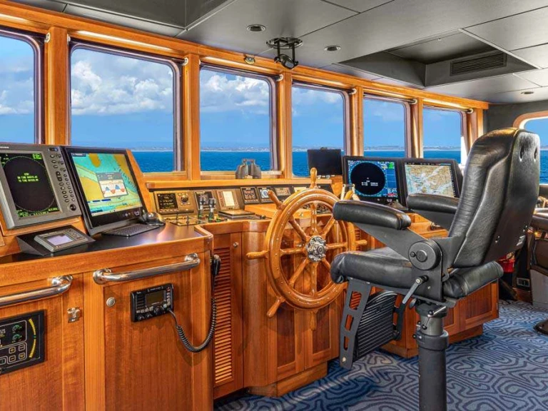 Luxury Yacht for rent Madagascar at the best price