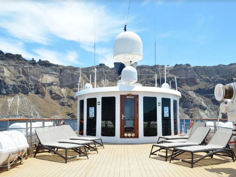 Luxury Yacht for rent Piraeus at the best price