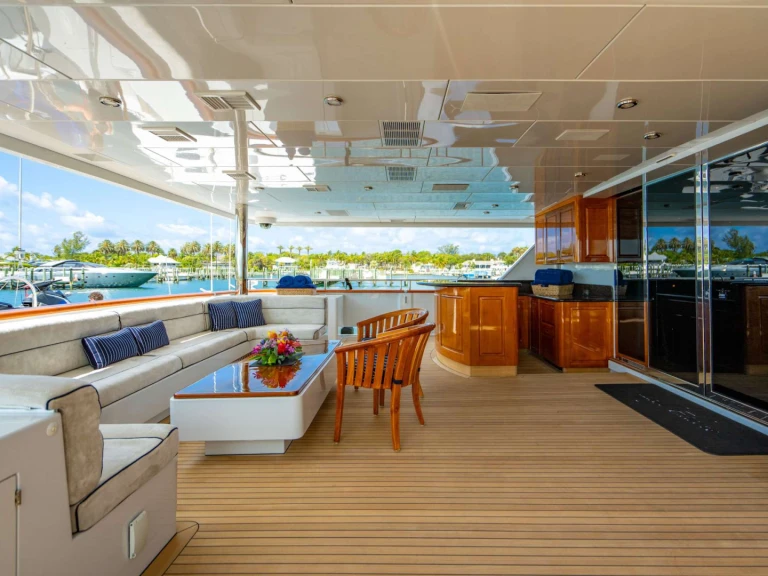 Luxury Yacht for rent Bahamas at the best price