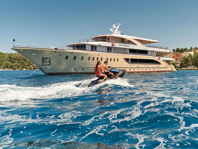 Rent a Custom Queen Eleganza Croatia