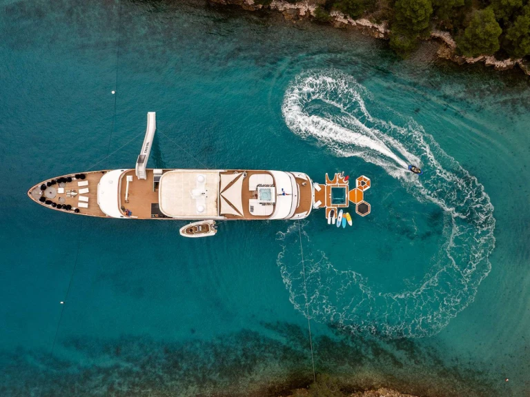 Custom Cristal in Split on SamBoat