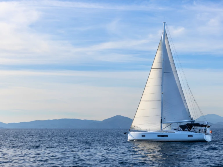 Sailboat rental with or without captain Bénéteau Alimos
