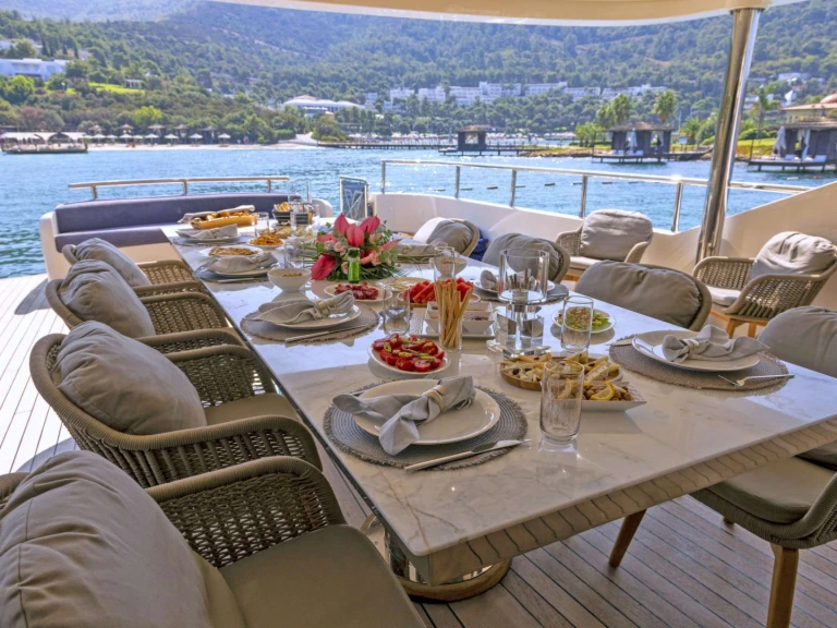 Luxury Yacht rental in Turkey - Custom VETRO