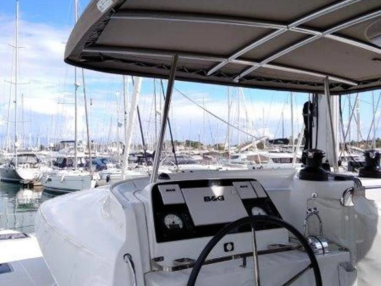 Lagoon Lagoon 42 in Skiathos on SamBoat