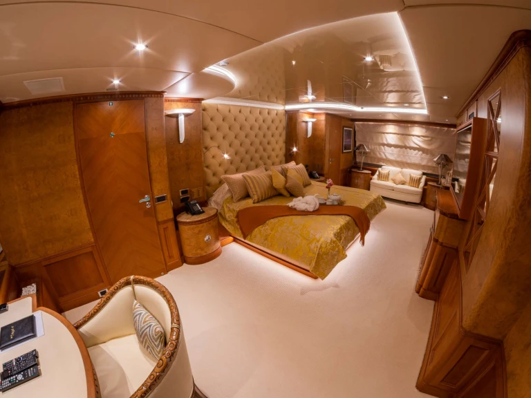 Boat rental CRN Cantieri AZUL V  in Langkawi on Samboat