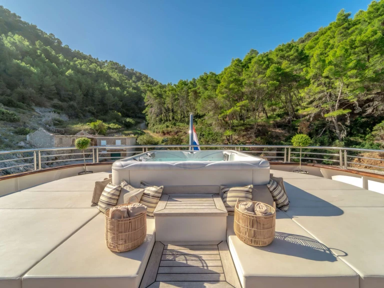 Yacht charter Split cheap Freedom