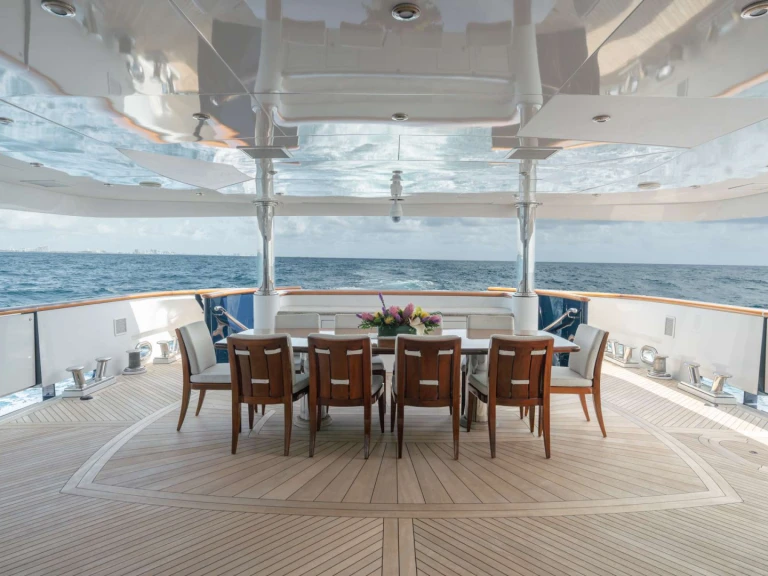 Bareboat Rental Luxury Yacht Trinity Yachts with a boat licence