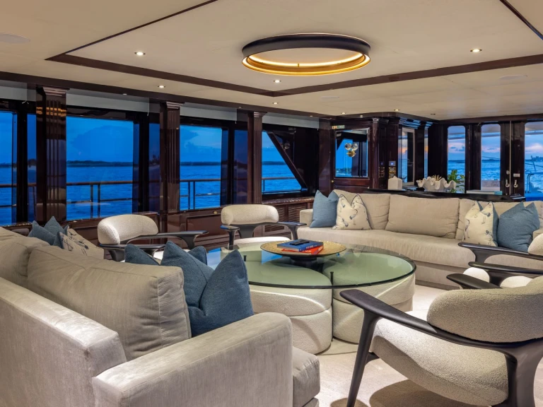 Luxury Yacht rental with or without captain Christensen Nassau