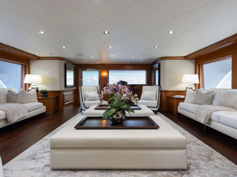 Luxury Yacht for rent Annapolis at the best price