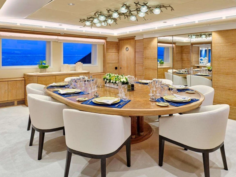 Bareboat Rental Luxury Yacht Intermarine Savannah with a boat licence
