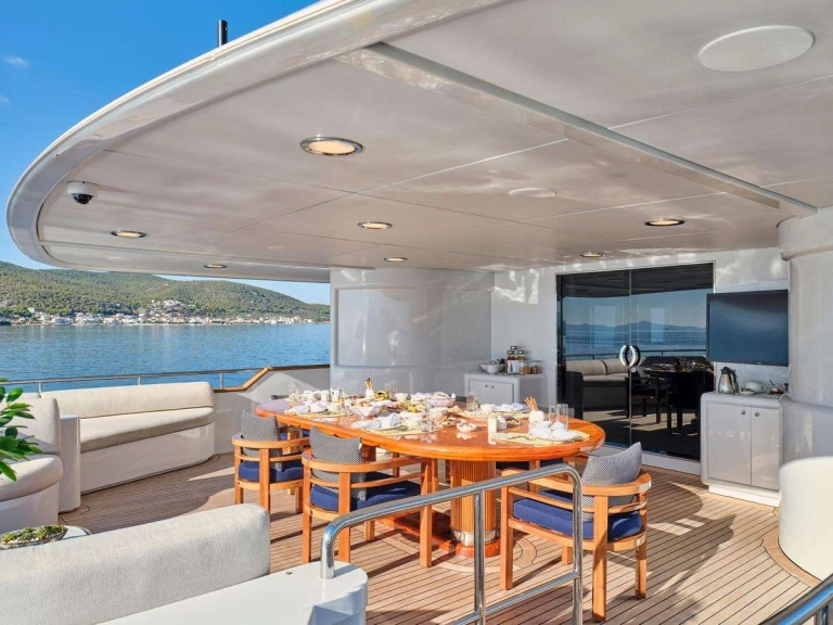 Intermarine Savannah ARTEMISEA charter bareboat or captained in  Athens