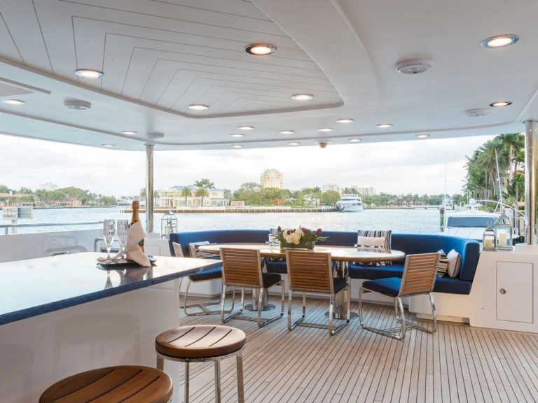 Luxury Yacht rental in Fort Lauderdale - Westship TANZANITE
