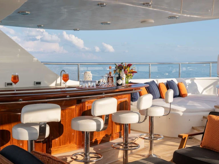 Luxury Yacht for rent Bahamas at the best price