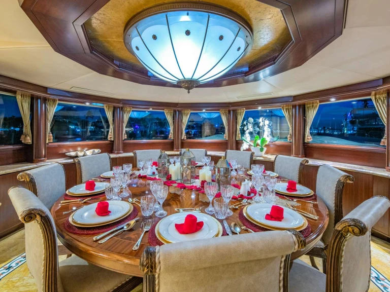 Luxury Yacht rental with or without captain Van Mill Fort Lauderdale