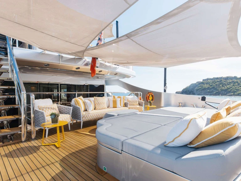 Luxury Yacht rental in Genova - Pershing CABO