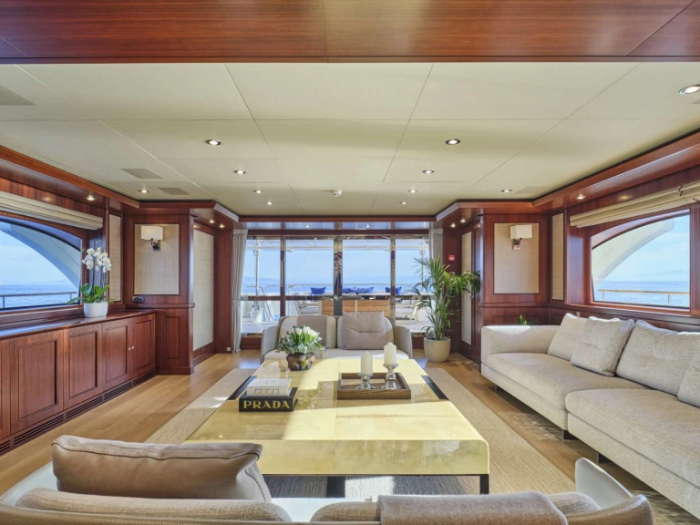 Luxury Yacht for rent Athens at the best price