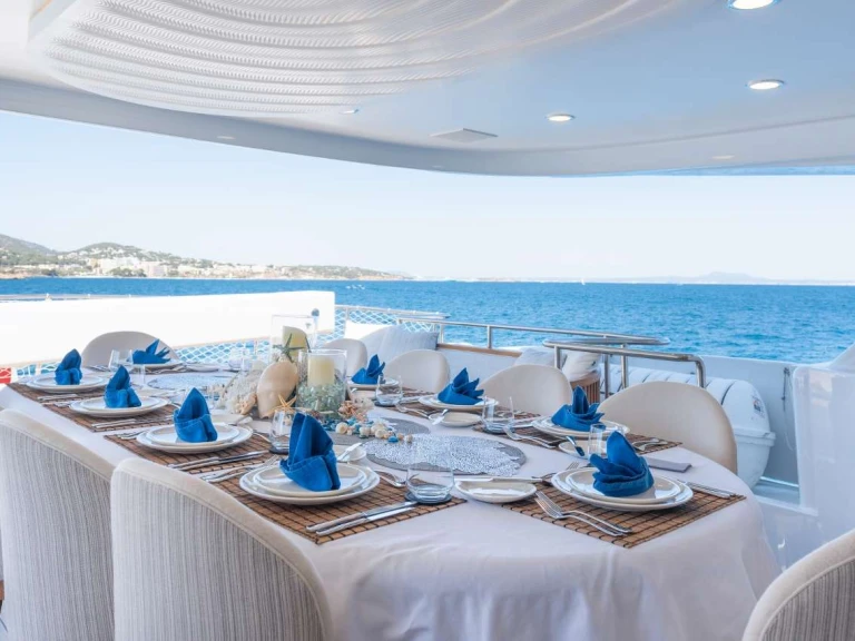 Luxury Yacht for rent Cannes at the best price