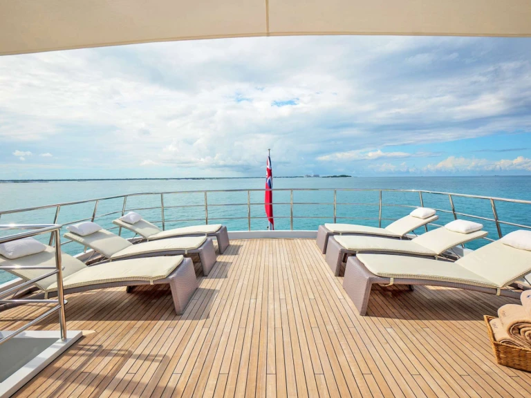 Luxury Yacht rental with or without captain Feadship Nassau