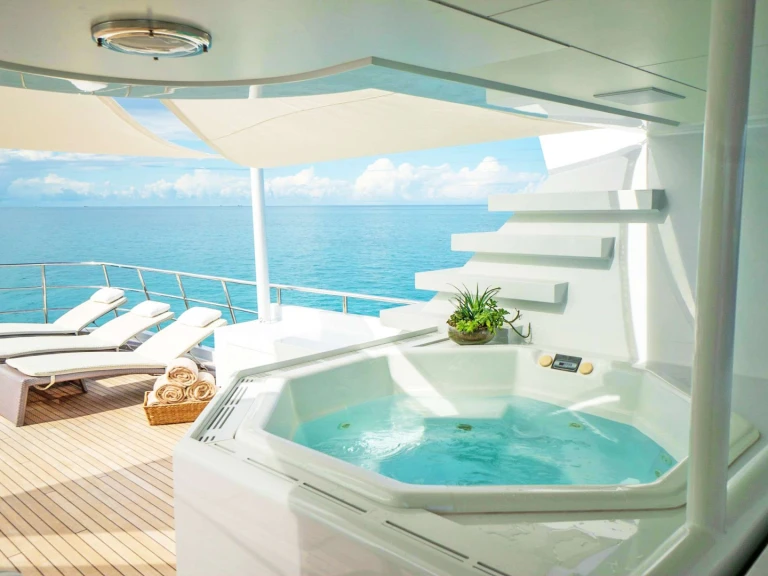 Bareboat Rental Luxury Yacht Feadship with a boat licence