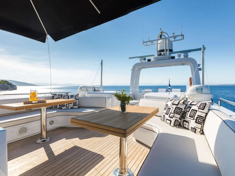Bareboat Rental Luxury Yacht Devonport with a boat licence