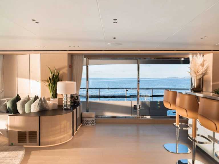 Bareboat Rental Luxury Yacht Benetti with a boat licence