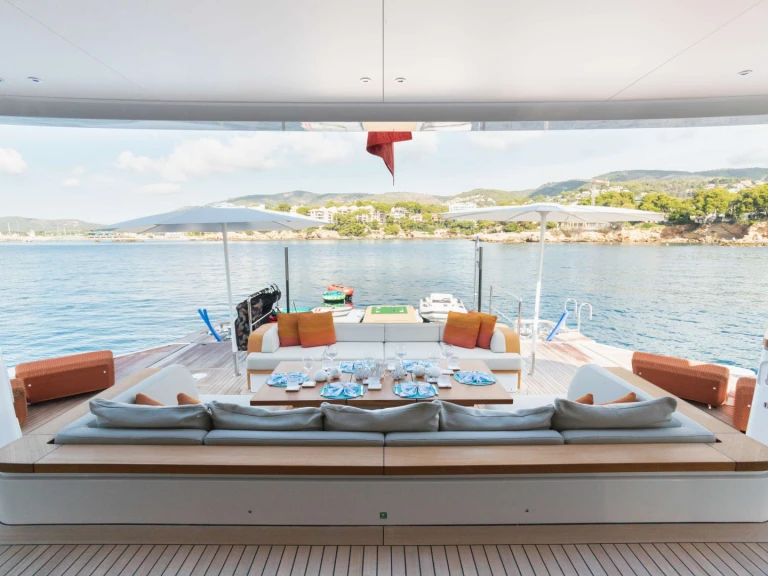 Luxury Yacht for rent Porto Cheli at the best price