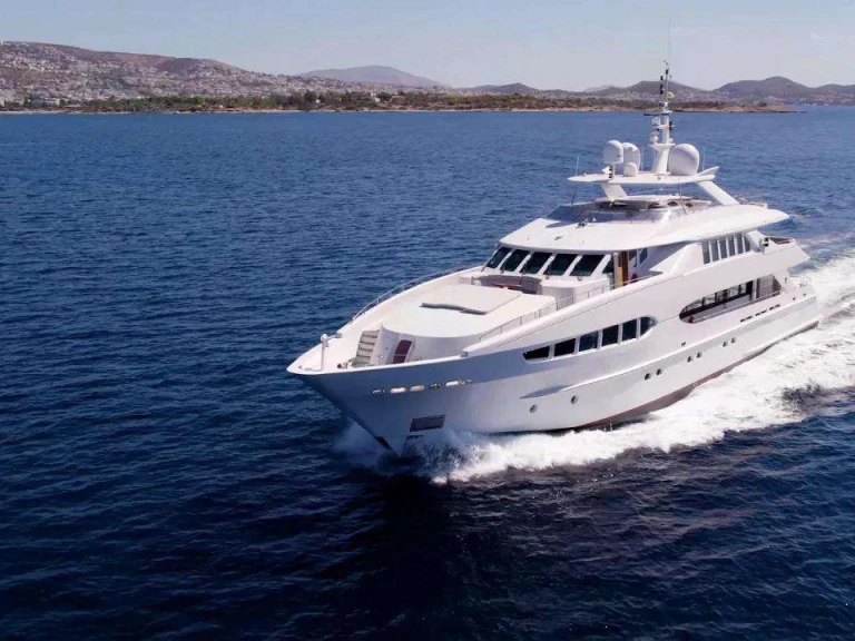 Luxury Yacht rental with or without captain Heesen Athens