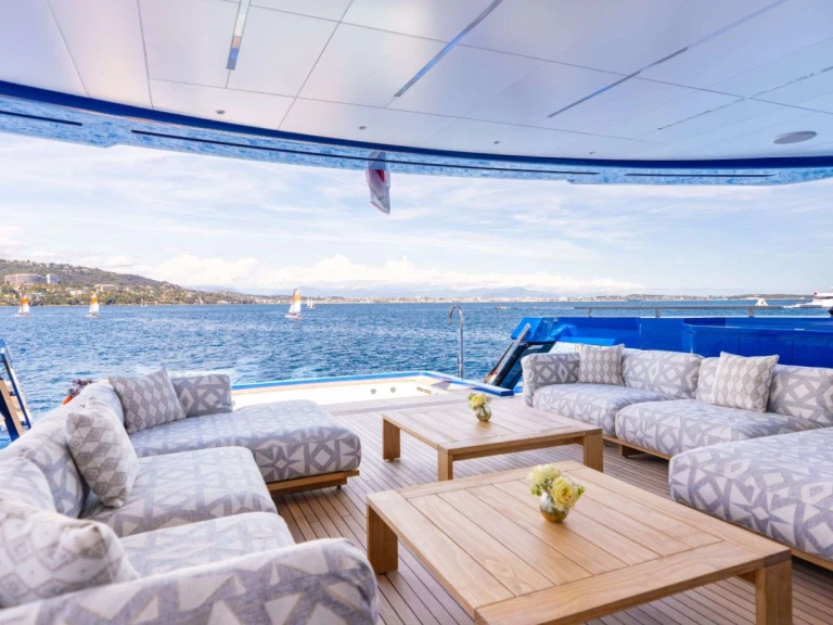 Luxury Yacht rental in Naples - Baglietto SUI GENERIS