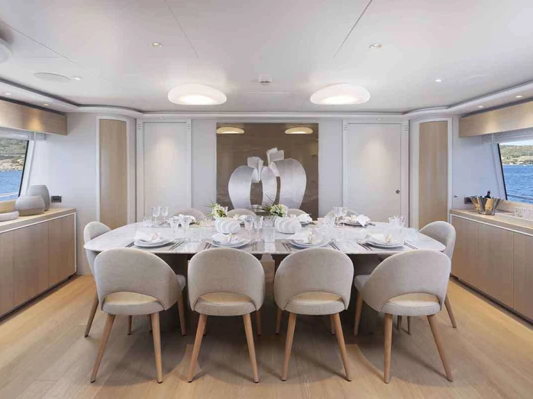 Crn PARADISE in Athens on SamBoat