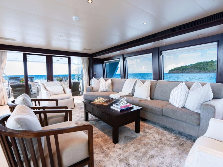 Bareboat Rental Luxury Yacht Northcoast with a boat licence