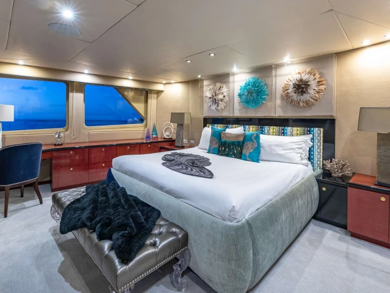 Yacht charter Bahamas cheap SWEET ESCAPE