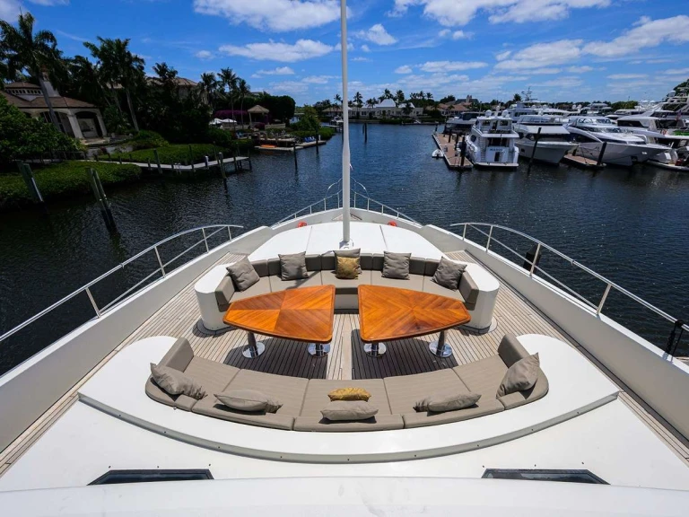 Luxury Yacht for rent Palm Beach at the best price